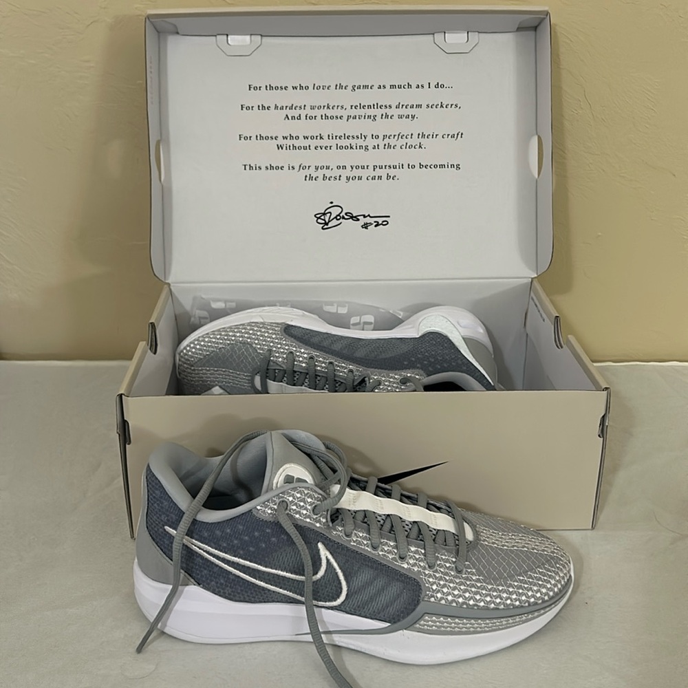 Nike Sabrina Ionescu brand new in box grey white sneakers Women’s 10.5 men’s 9